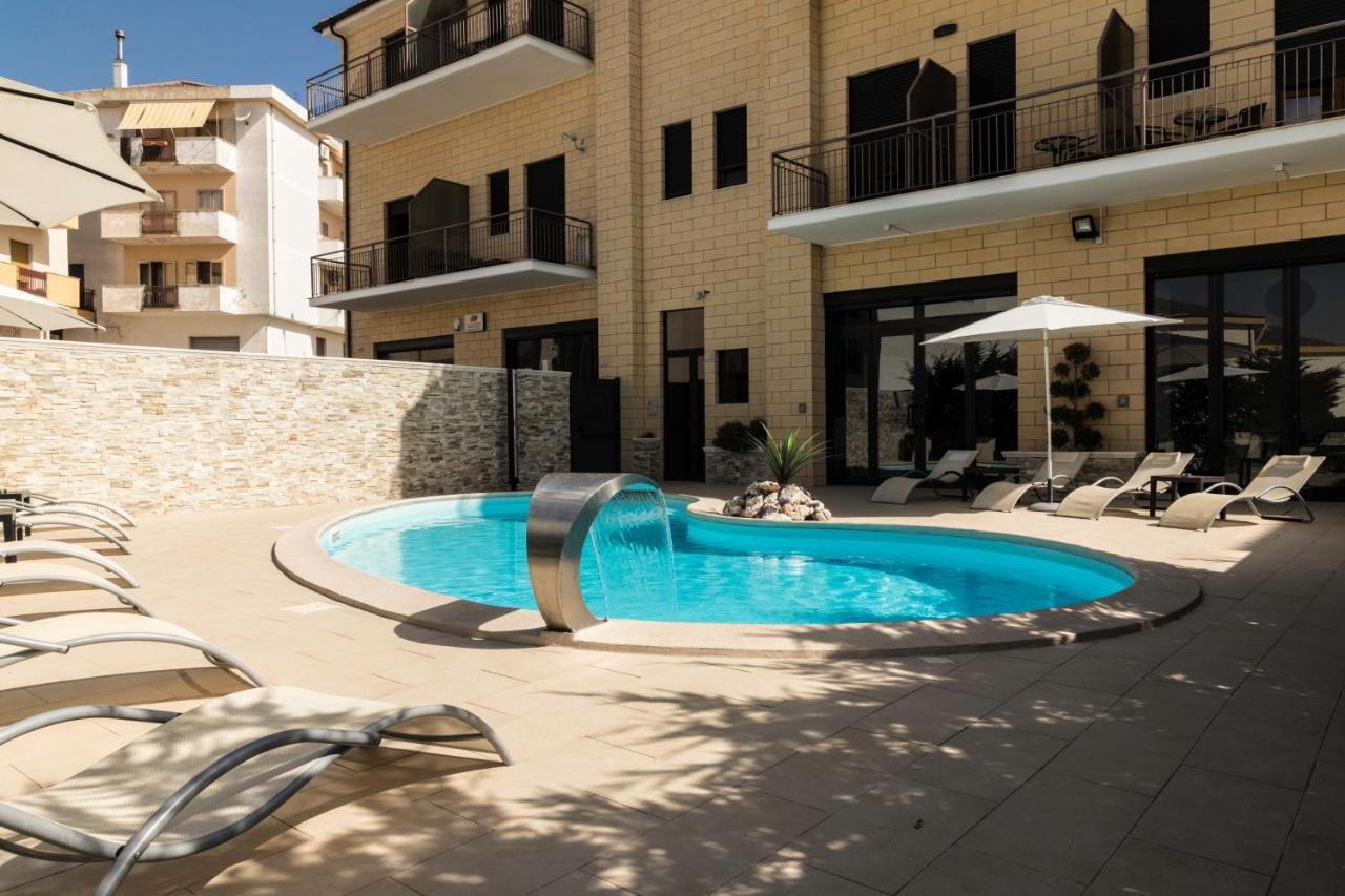 Affittacamere Villa Bisceglia Монте-Сант'Анджело Екстер'єр фото
